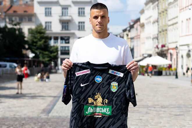 ОФІЦІЙНО. Карпати підписали досвідченого воротаря