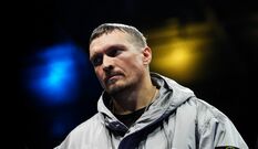Усик получил за бой с Дюбуа меньше, чем ожидалось. Известна сумма