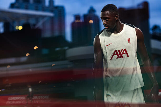 Англійський гранд намагається вмовити свого захисника не переходити в Реал