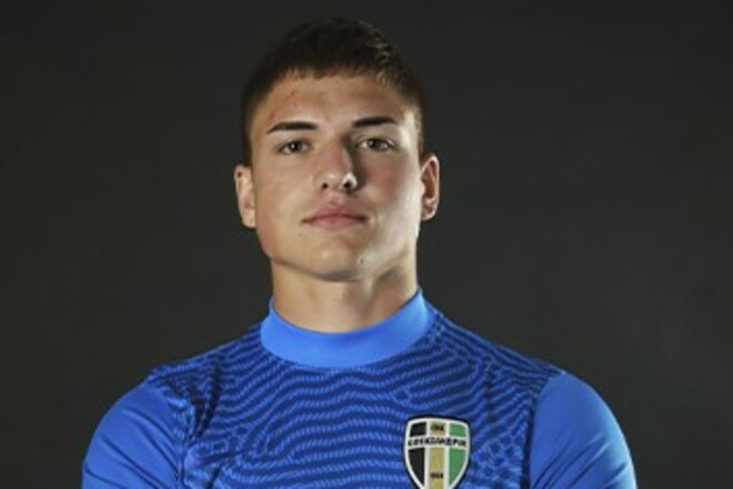 Виступав за молодіжку Олександрії. Клуб Другої ліги підсилився голкіпером