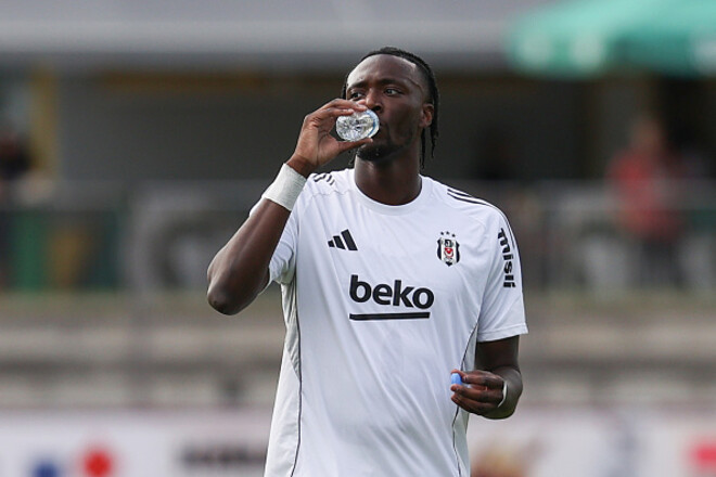 ВИДЕО. За что назначили пенальти? Как Абрахам забил Шахтеру в матче Q2 ЛЕ