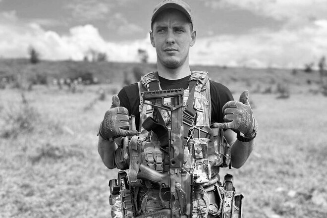 Склоним головы. «Погиб, но нажмурил очень много врагов»