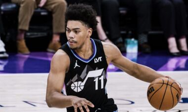 Шанс для Михайлюка. Юта отчислила конкурента украинца