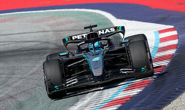 Пилоты Мерседес, Ред Булл и Альпин были вызваны к судьям. Возможные штрафы