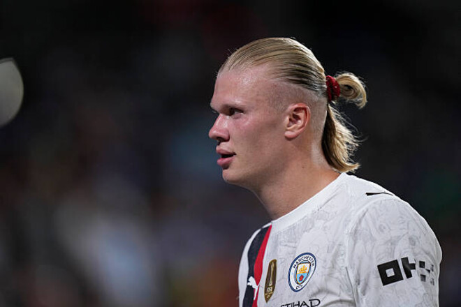 Кого из легендарных нападающих Холанд превзошел по голам в свои 25 лет?