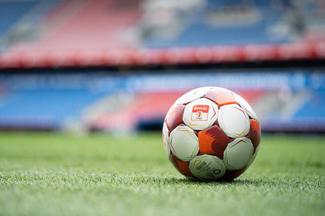 Кто является рекордсменами топ-4 чемпионатов по голам в одном сезоне?