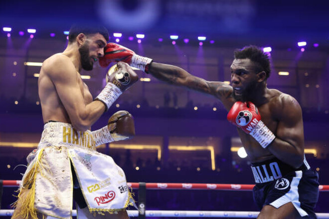 Турки Аль-Шейх разозлился на чемпиона мира. Сорван бой за три титула