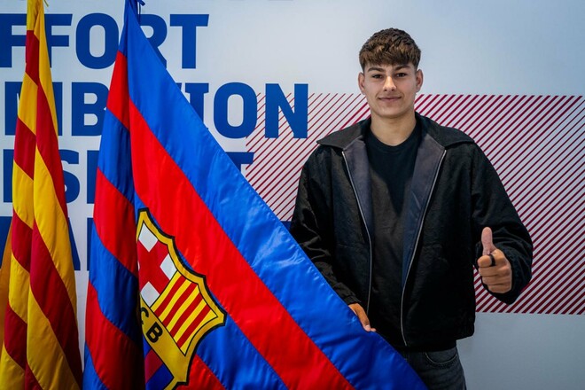 Барселона подписала контракт с перспективным испанским полузащитником