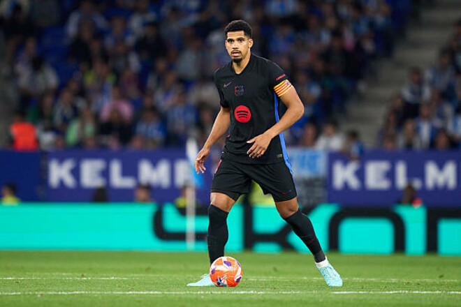 Защитник Барселоны поздравил болельщиков с победой в Ла Лиге