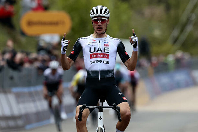 Giro d'Italia 2025. Седьмой этап велогонки выиграл Хуан Аюсо