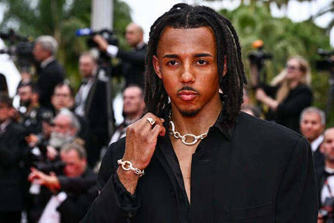 Барселона досягла угоди щодо контракту з зірковим захисником