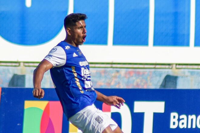 На позицию опорника Кривбасс изучает венесуэльского футболиста