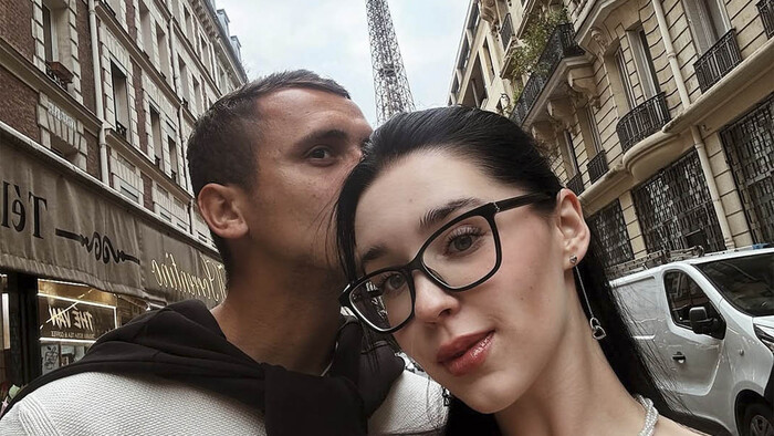 ФОТО. Футболист клуба УПЛ отдыхает вместе с женой в Париже