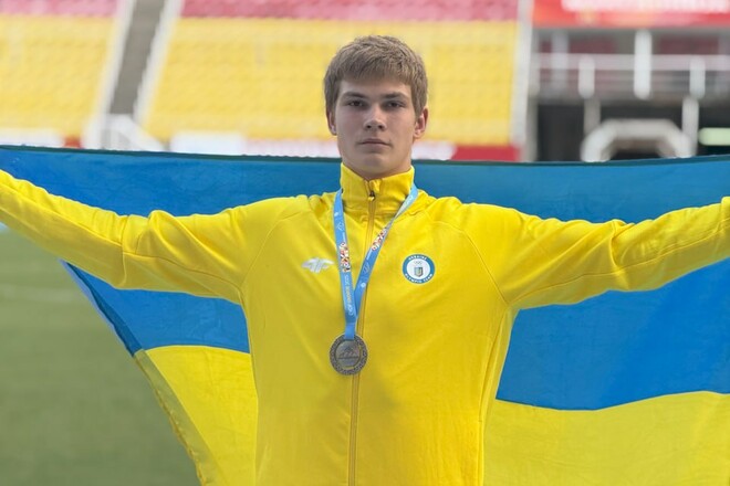 Адам Белоконь стал серебряным призером ЕЮОФ-2025 в прыжках в длину