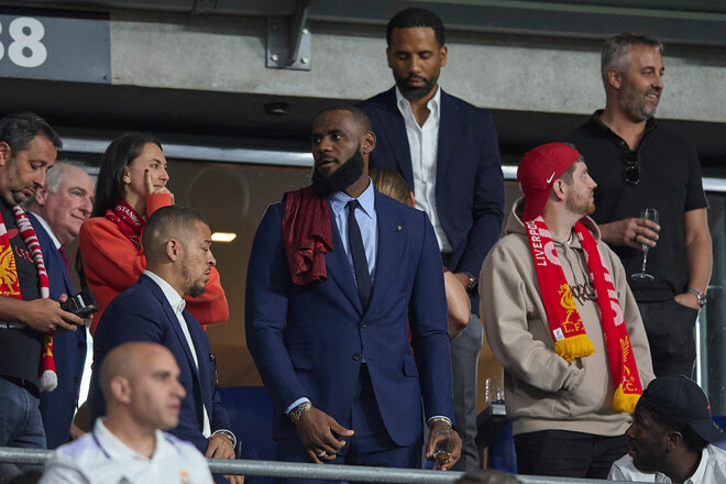 7 знаменитостей из США, являющихся владельцами акций британских клубов