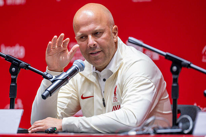 Слот пояснил активную трансферную кампанию Ливерпуля: «Я доволен»