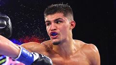 Зайас решением судей одолел Хорхе Гарсию, забрав вакантный пояс WBO