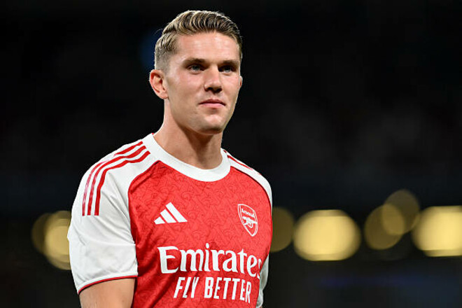 Дьекереш выбрал номер в Арсенале. Под ним играл легендарный француз