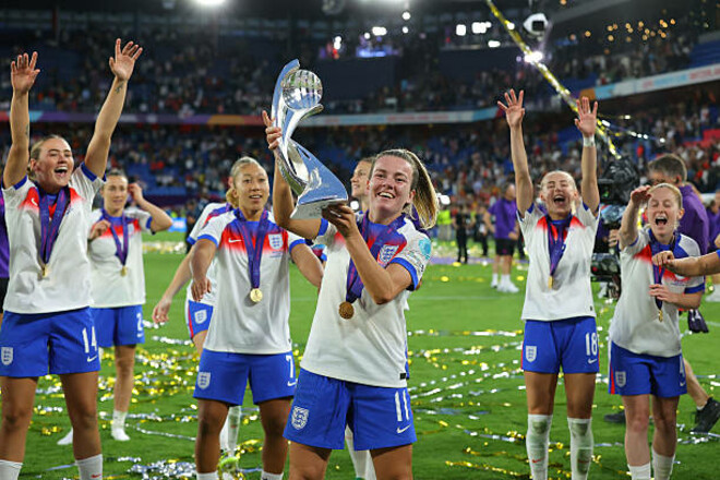 Англия выиграла женский ЧЕ, Сидоров покинул Украину, медали в фехтовании