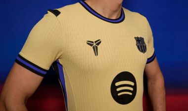 ФОТО. Барселона представила новую выездную форму на сезон 2025/26