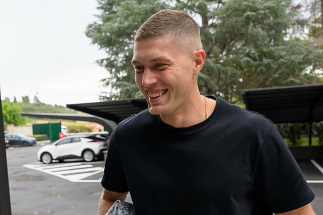 «Только об этом и думает». Агент Довбика прокомментировал слухи о трансфере