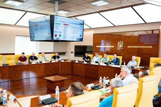 ФОТО. Весна-осінь чи осінь-весна? Асамблея регіонів УАФ ухвалила рішення