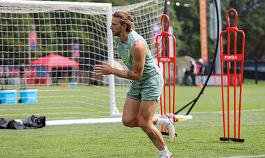 Стало известно, почему трансфер Забарного в ПСЖ до сих пор не состоялся