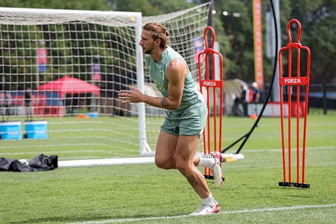 Стало известно, почему трансфер Забарного в ПСЖ до сих пор не состоялся