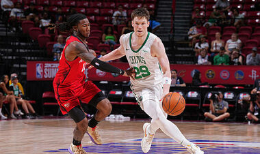 Залишається в НБА. Бостон підписав двосторонній контракт з українцем