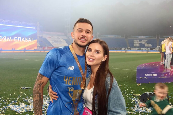 ФОТО. Динамівець подарував розкішний презент на день народження коханої