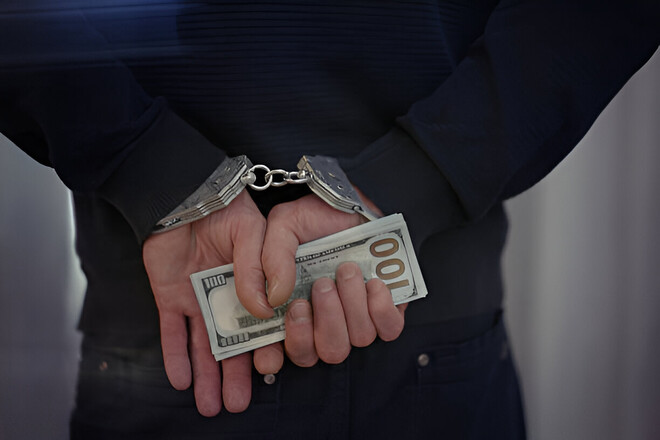 Малайзійських поліцейських затримали за хабар від нелегального гемблінгу