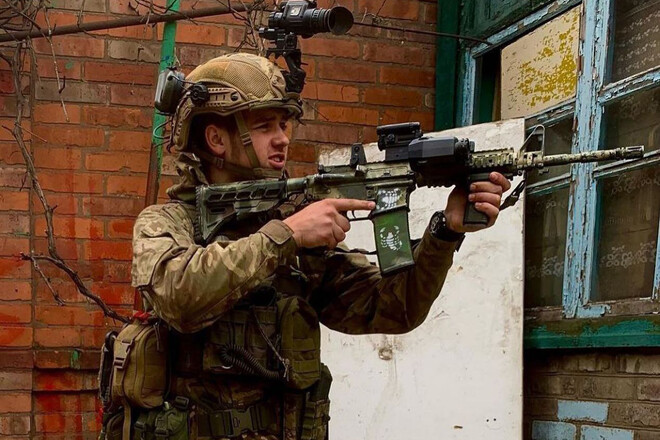 Схилимо голови. 19-річний хокеїст поліг у боях за Бахмут