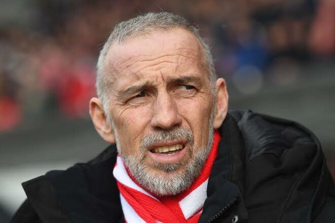 ОФИЦИАЛЬНО. Клуб-сенсация Лиги чемпионов продлил контракт с тренером