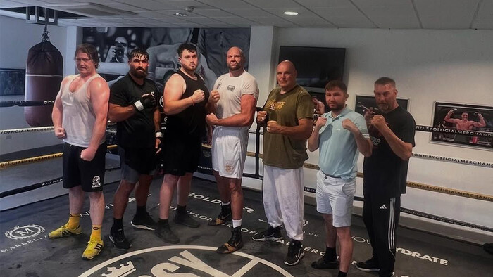 ФОТО. Фьюри удивляет своей активностью в Instagram. Хочет бой с Усиком?