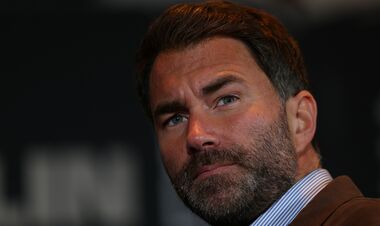 Эдди Хирн назвал имена легендарных боксеров, которых победил бы Усик