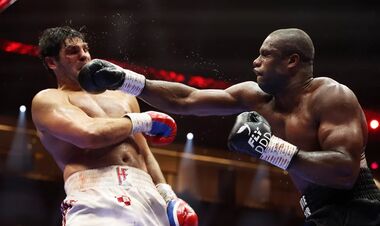 Бій з Дюбуа могли скасувати. Боксер захворів, травмувався і мав розсічення