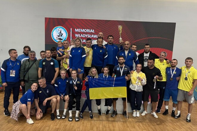 Украинские борцы греко-римского стиля взяли 8 медалей в Варшаве