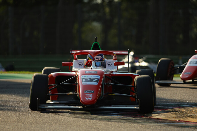 Впервые в истории. Украинец завоевал поул на этапе Формулы-4