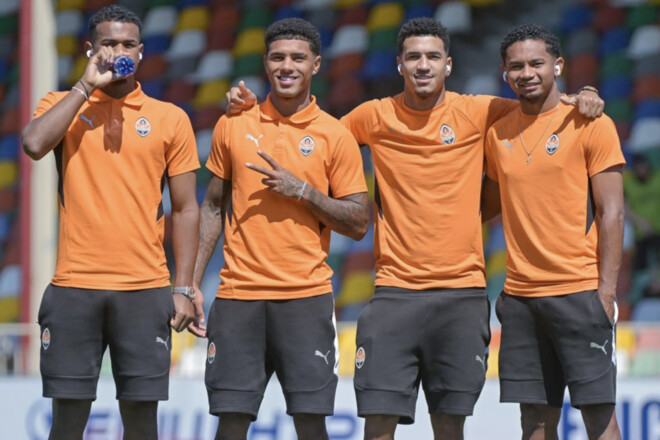 ВІДЕО. Шахтар прибув на стадіон у Тернополі, де зустрінеться з Епіцентром