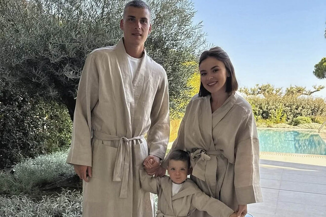 Андрій Лунін із дружиною та сином показали ідеальну сімейну ідилію