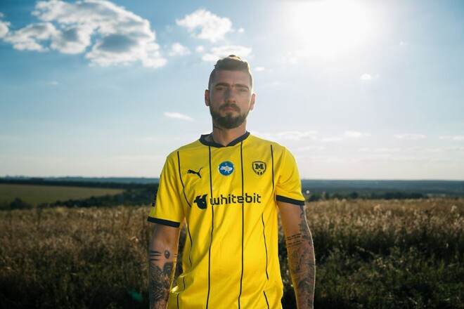 ВИДЕО. Военный 13-й бригады Хартия презентовал новую форму Металлиста 1925