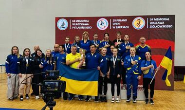 Жіноча боротьба. Українки вибороли 12 медалей на змаганнях у Варшаві
