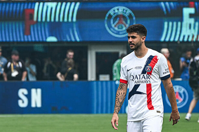 Жертвы украинца. ПСЖ хочет избавиться от двух игроков из-за Забарного