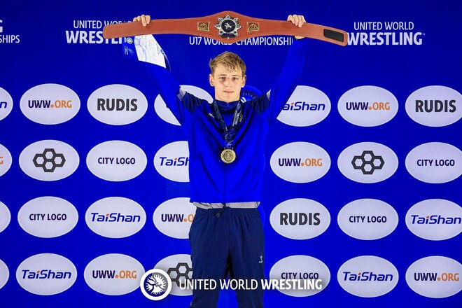 Золото Костюка. Сборная Украины по борьбе U-17 взяла 3 медали на ЧМ-2025