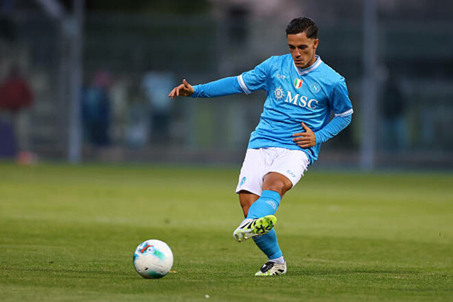 Обратились за форвардом. Атлетико начал переговоры с Наполи