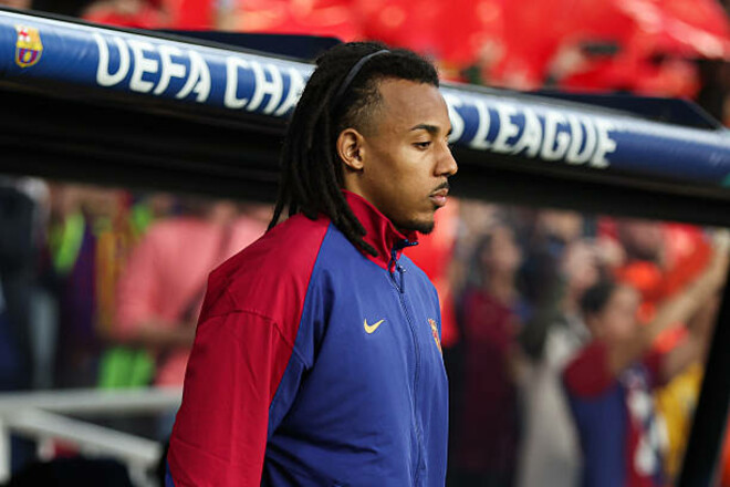 Барселона продлит контракт с защитником. Согласуют последние детали