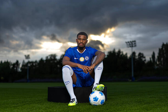 Челсі у літнє ТВ придбав вісьмох гравців за шалену суму