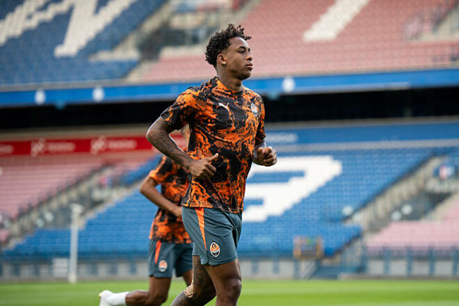 Серйозна втрата. Шахтар полетів на матч Ліги Європи без одного з лідерів