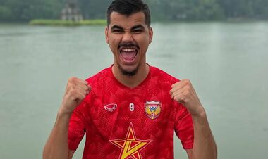 Форвард, которого сватали в ЛНЗ, уехал играть во Вьетнам