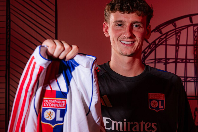 ОФІЦІЙНО. Ліверпуль продав півзахисника колишньому тренеру Шахтаря